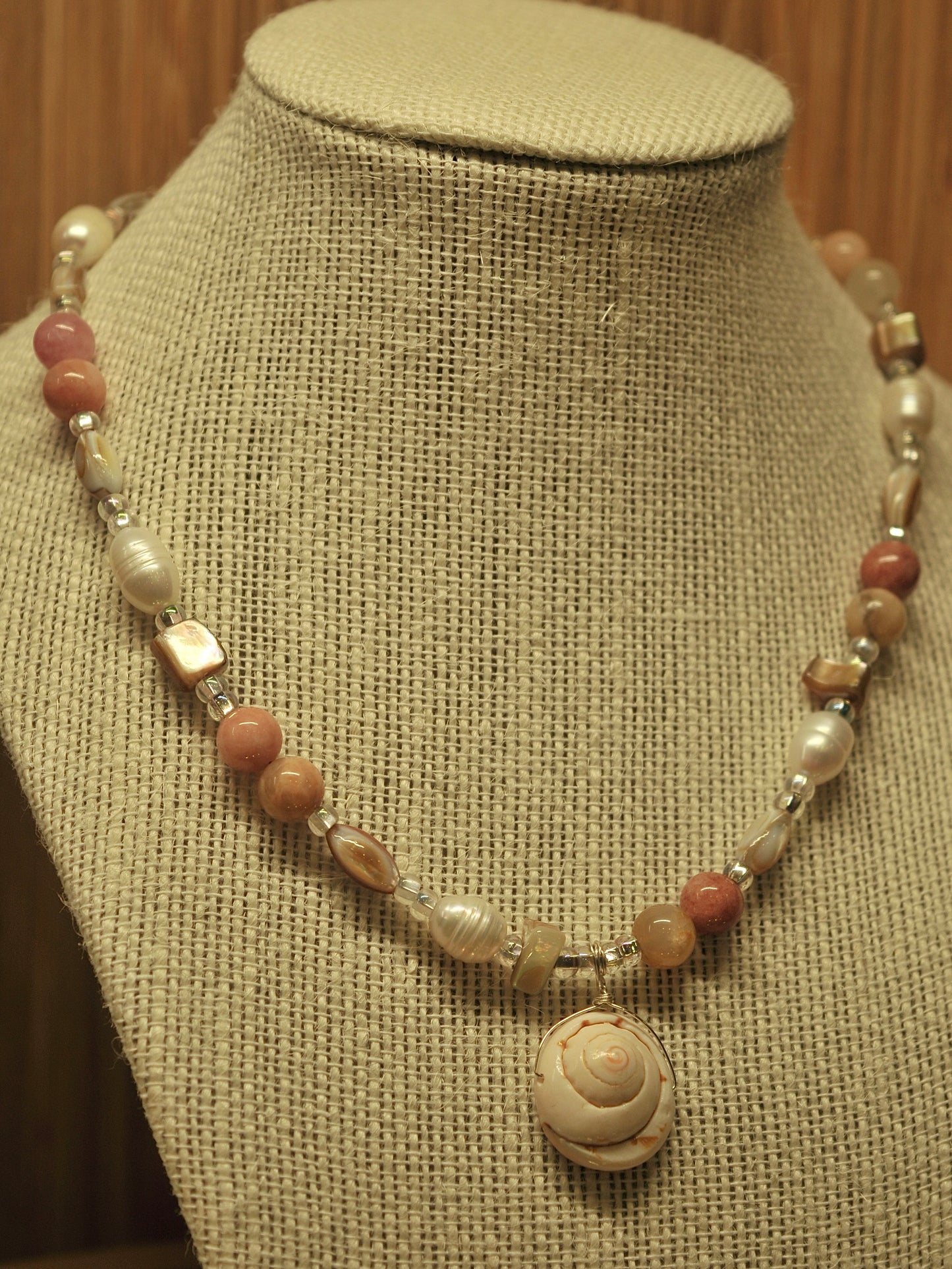 Chunky bead sea shell necklace