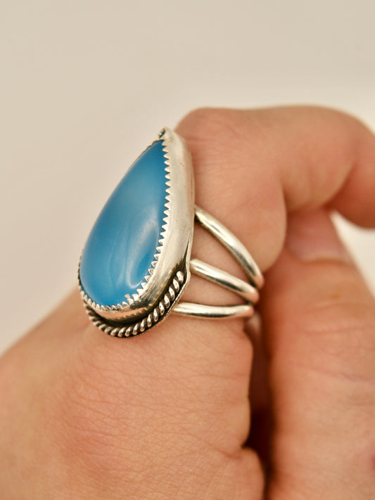 Teardrop chalcedony ring - size 7.5