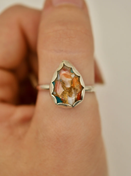 Orange oyster simple ring - size 9